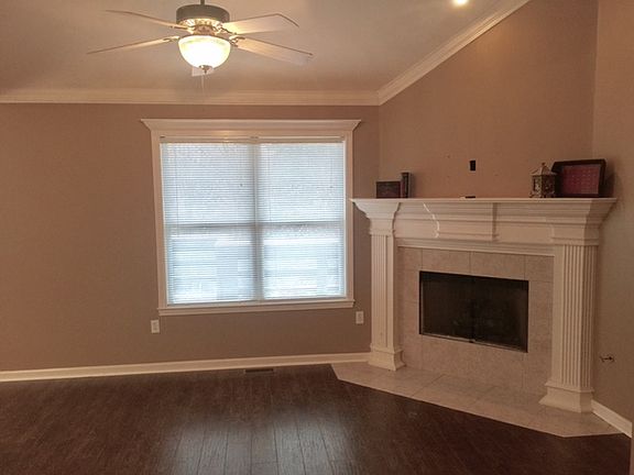 3rd image of 49 Emerald Dr
