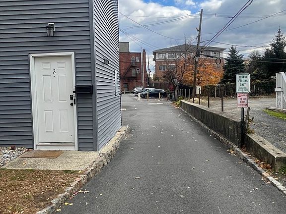 3rd image of 8-10 King St #3