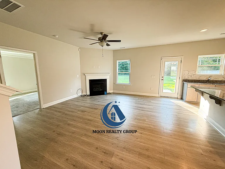 109 Sheffield St — Photo 11