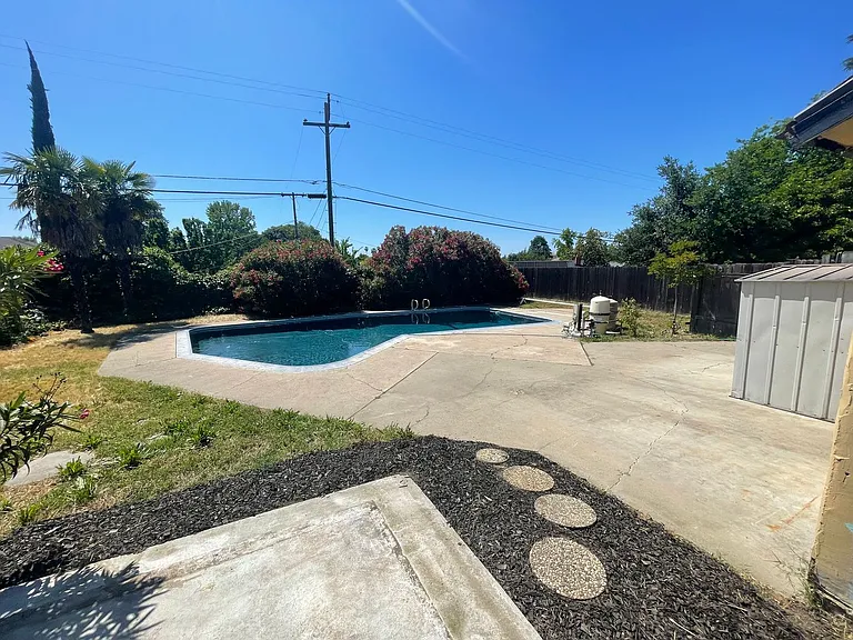 6025 Dewey Dr — Photo 22