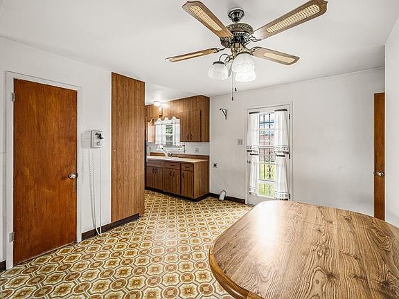 5th image of 3305 Wedgewood Dr