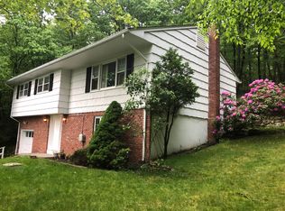 25 Hillside Rd, Sloatsburg, NY 10974