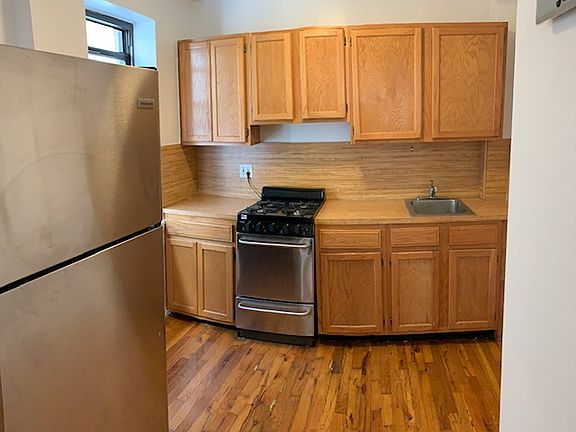 2nd image of 341 E 65th St #Re5