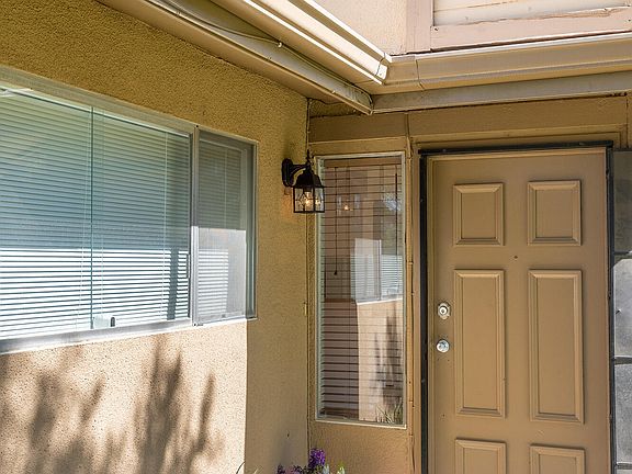 3rd image of 1041 W Calle De La Luna APT 3