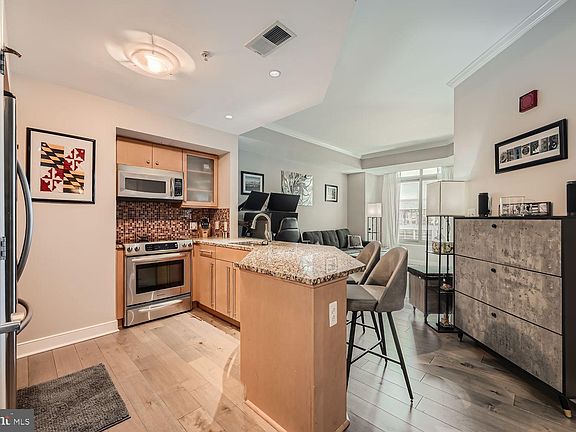 4th image of 675 President St Unit 1508