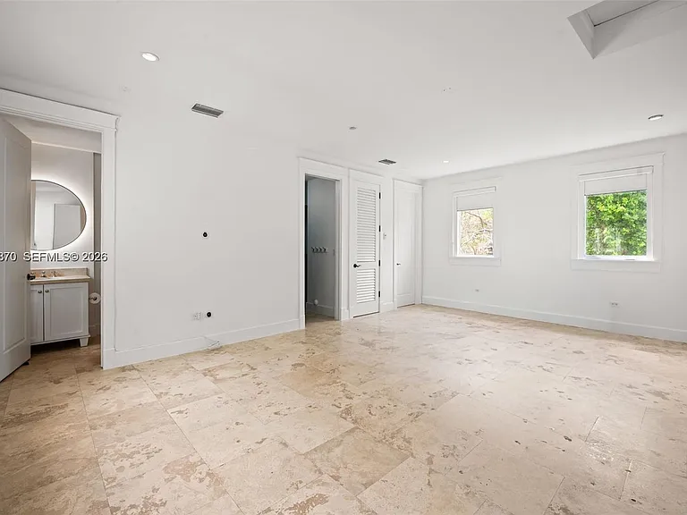 530 Valencia Ave #2 — Photo 28