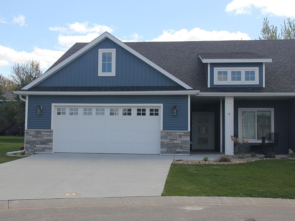 1st image of 900 11th Pl NW