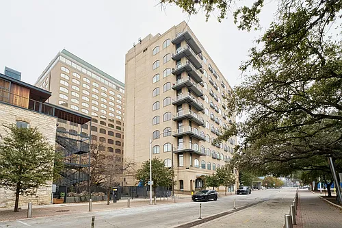507 Sabine St #403 Photo 1