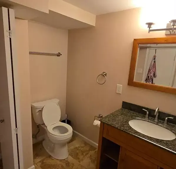 1113 Grandin Ave — Photo 5