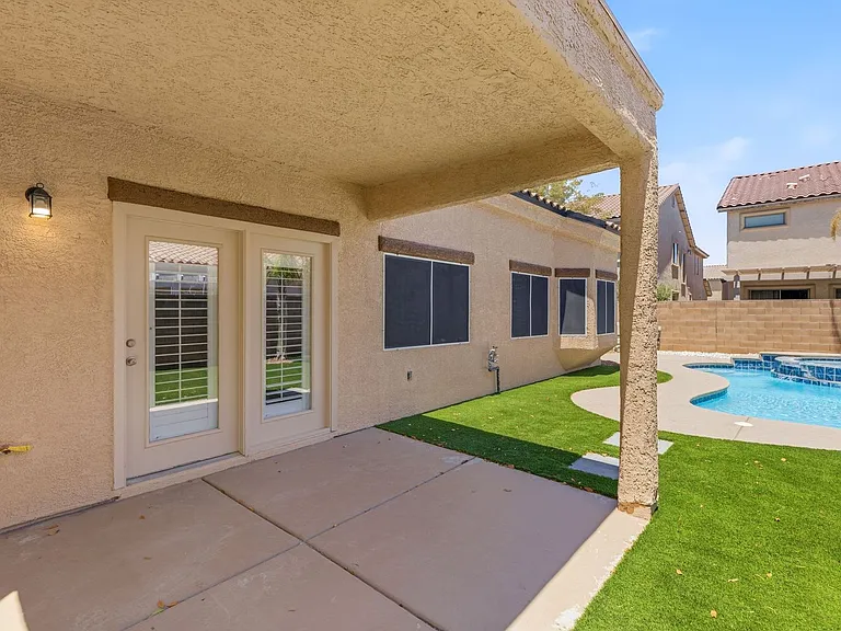 10606 Zingali Ct — Photo 32