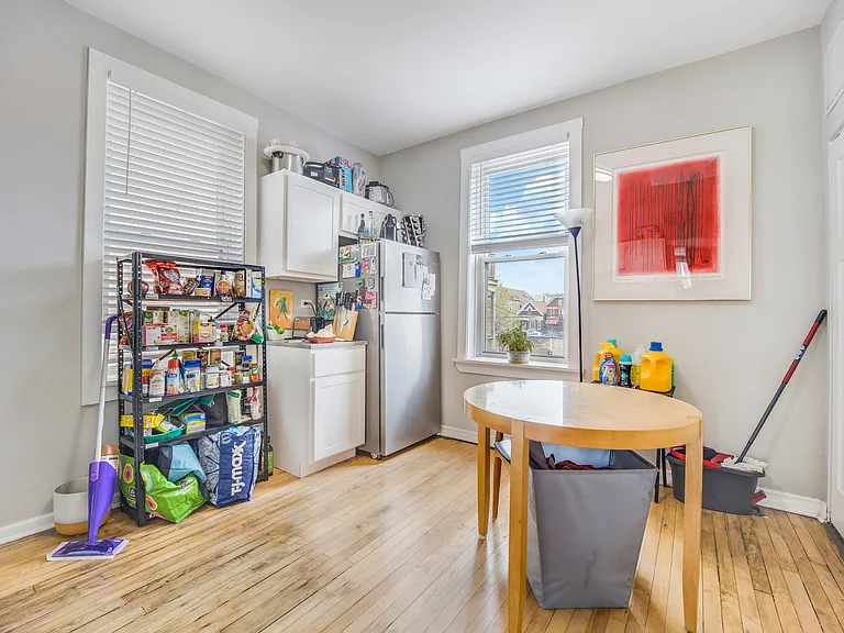 2255 S Oakley Ave #2F — Photo 9