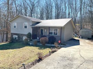 125 Azalea Ln, Big Stone Gap, VA 24219