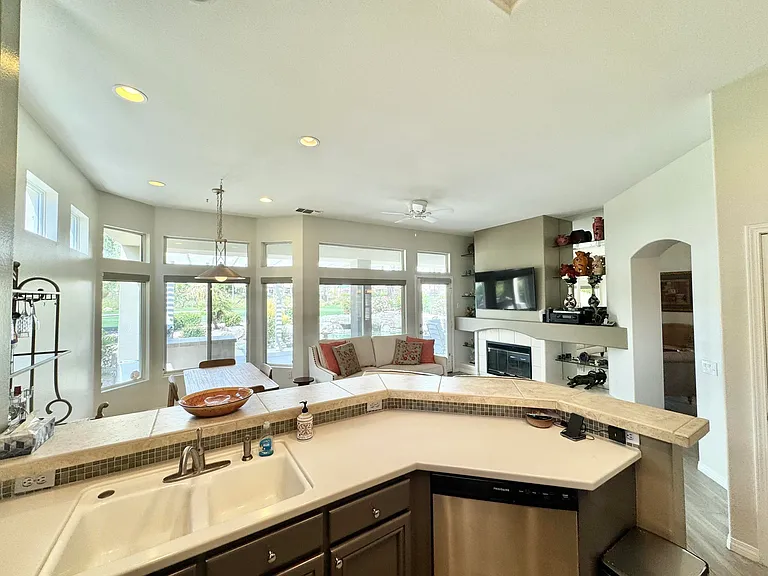 38071 Brandywine Ave — Photo 8