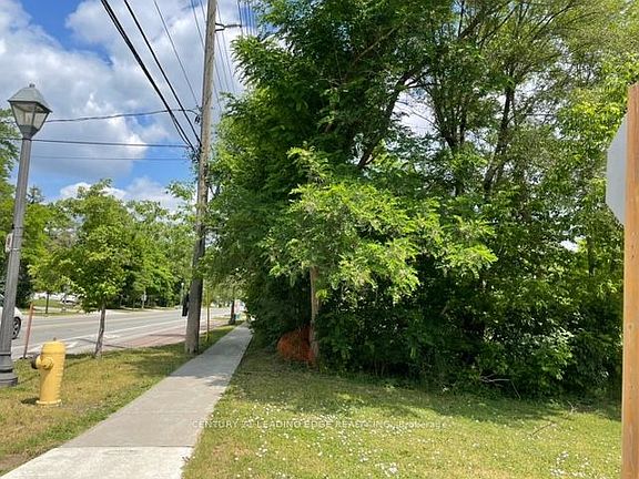 5th image of 49 Main St S