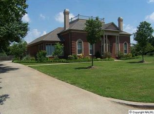1707 Foxcroft Dr, Athens, AL 35613