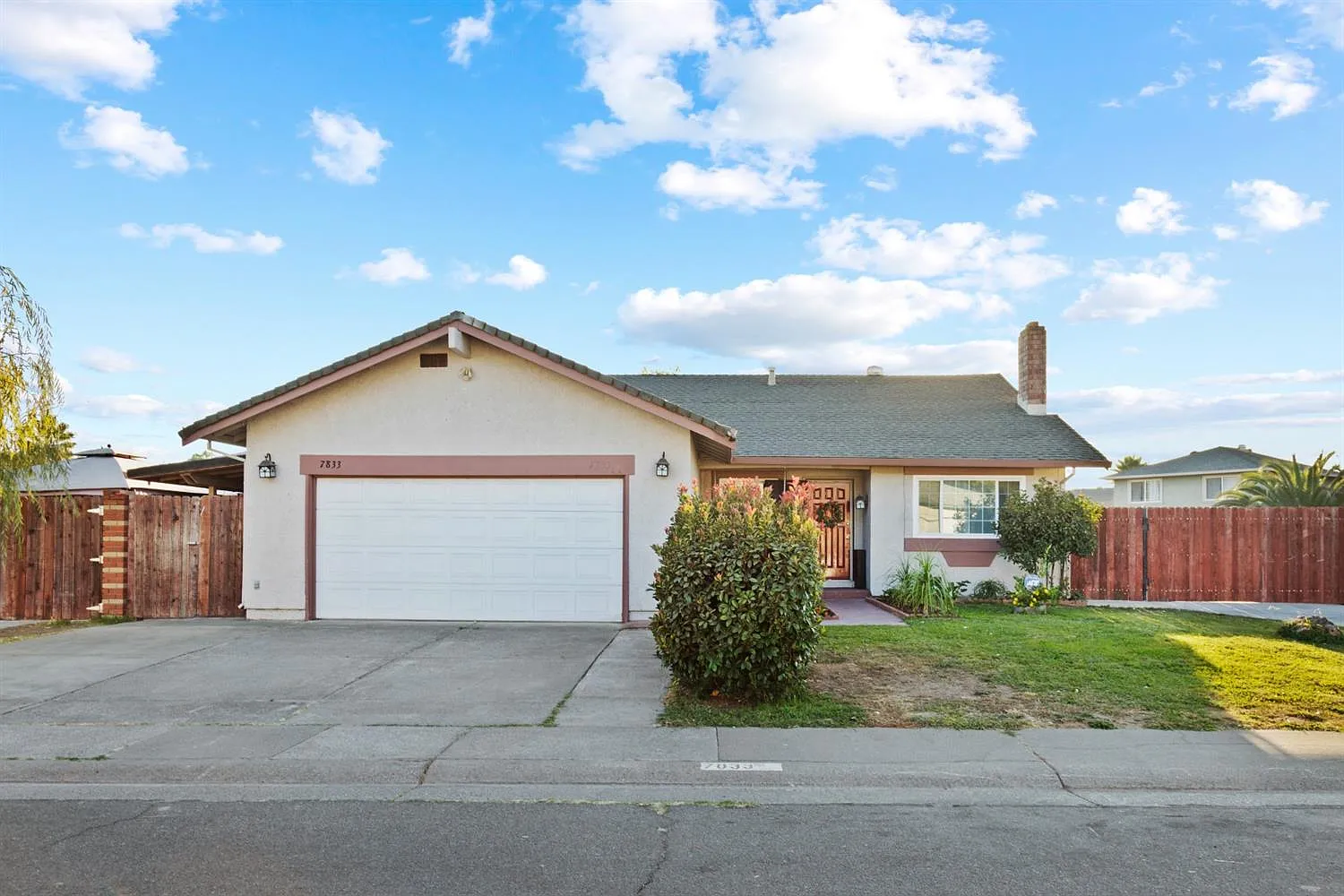 7833 Gull Way photo 1