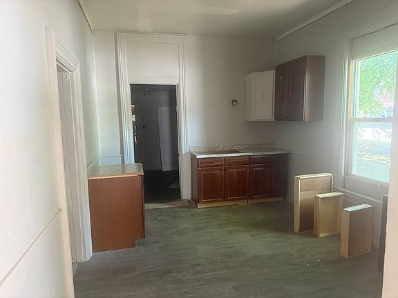2nd image of 1221 NE Monroe St