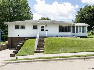 2875 Timberline St, Dubuque, IA 52001