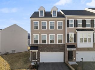 106 Sweetwater Dr, Coraopolis, PA