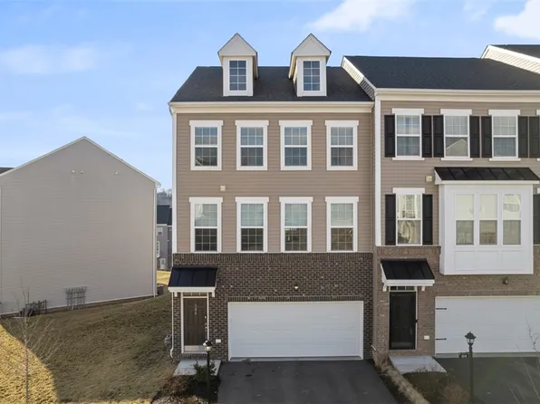 106 Sweetwater Dr, Coraopolis, PA 15108