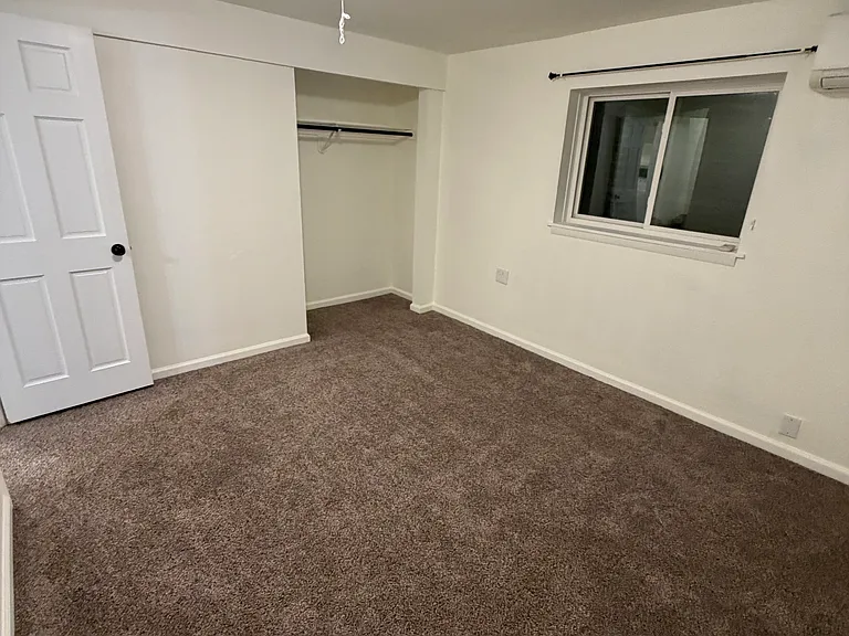 780 Excalibur St — Photo 39