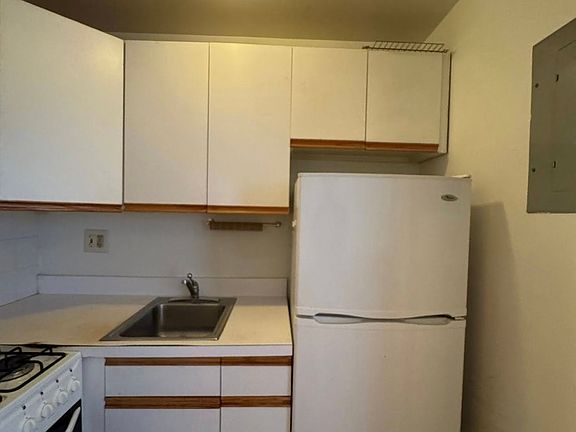 2nd image of 214 Clinton Ave #1