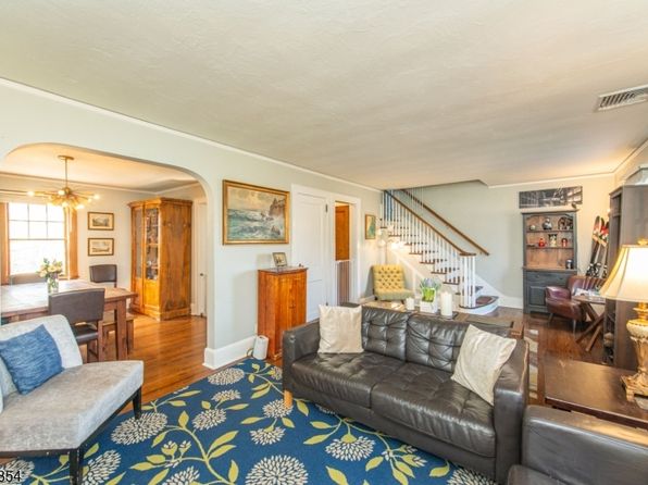 12 Harding Rd, West Caldwell Twp., NJ 07006