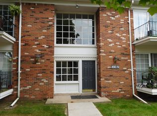 490 Fox Hills Dr N APT 1, Bloomfield Hills, MI