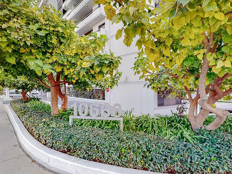 10660 Wilshire Blvd #705 — Photo 31