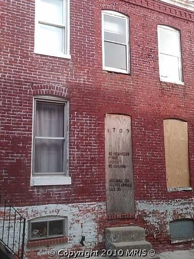 2nd image of 1709 N Dallas St