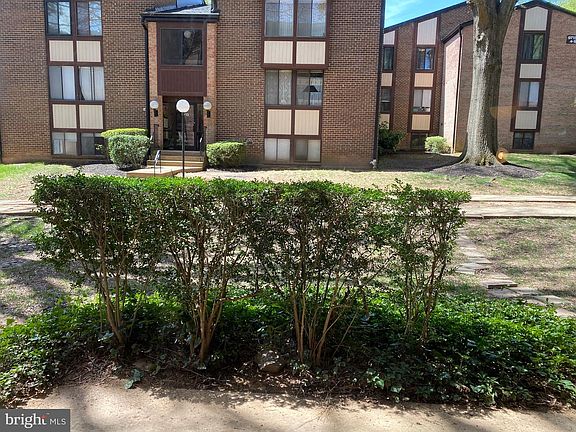 3rd image of 9708 Kingsbridge Dr APT 002