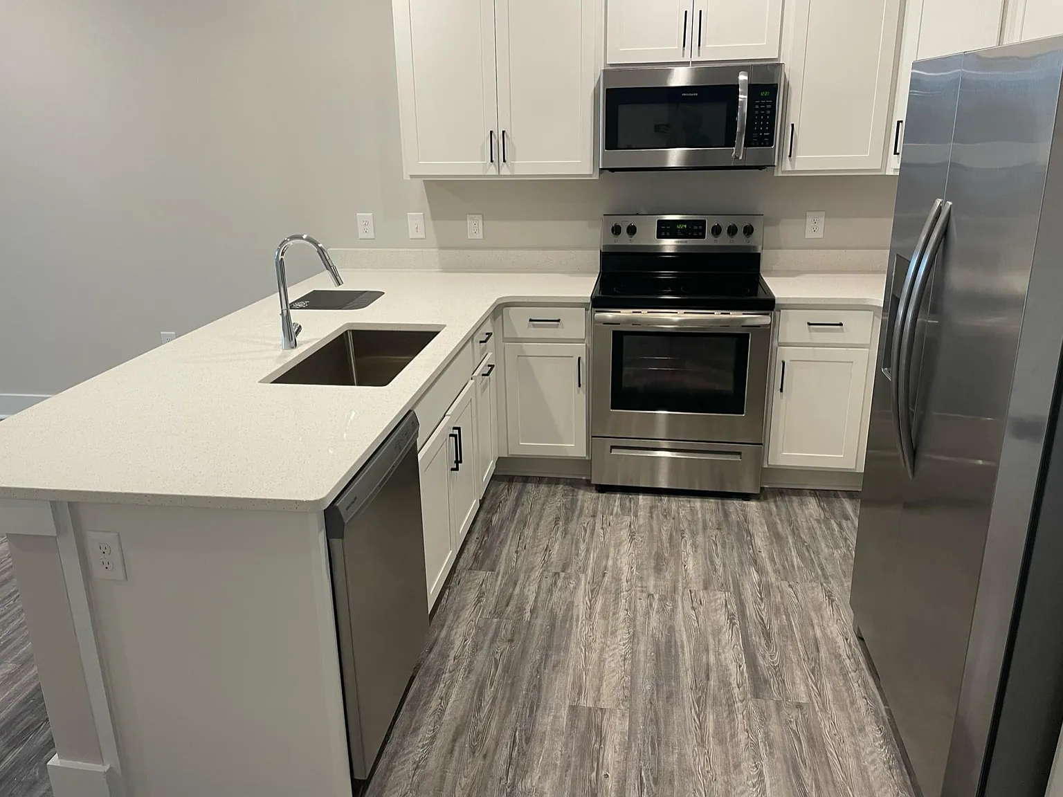 395 S Crow Creek Dr NW — Photo 3