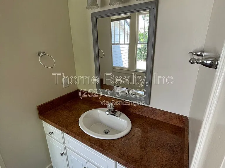 1524 Sunset Ave — Photo 12