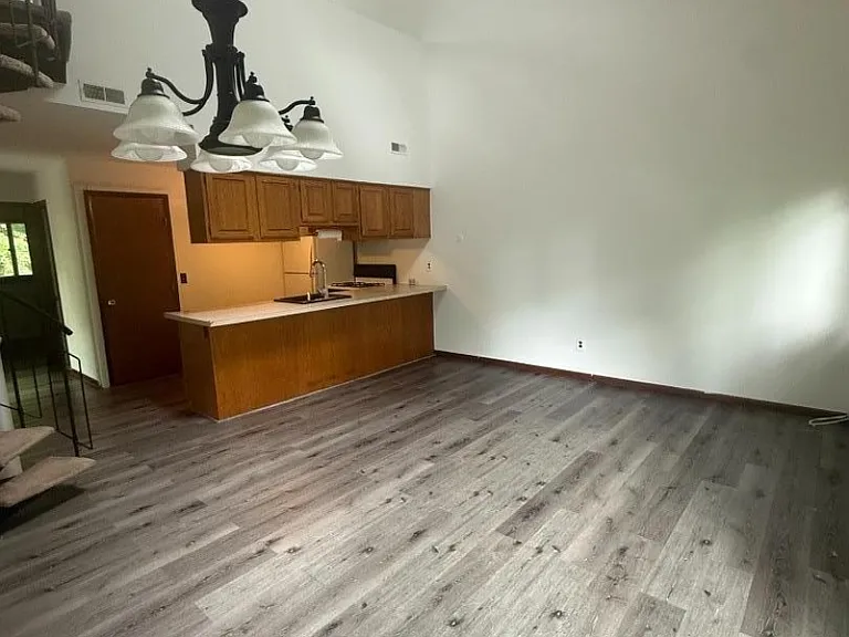 8 Steamboat Dr #2 — Photo 5