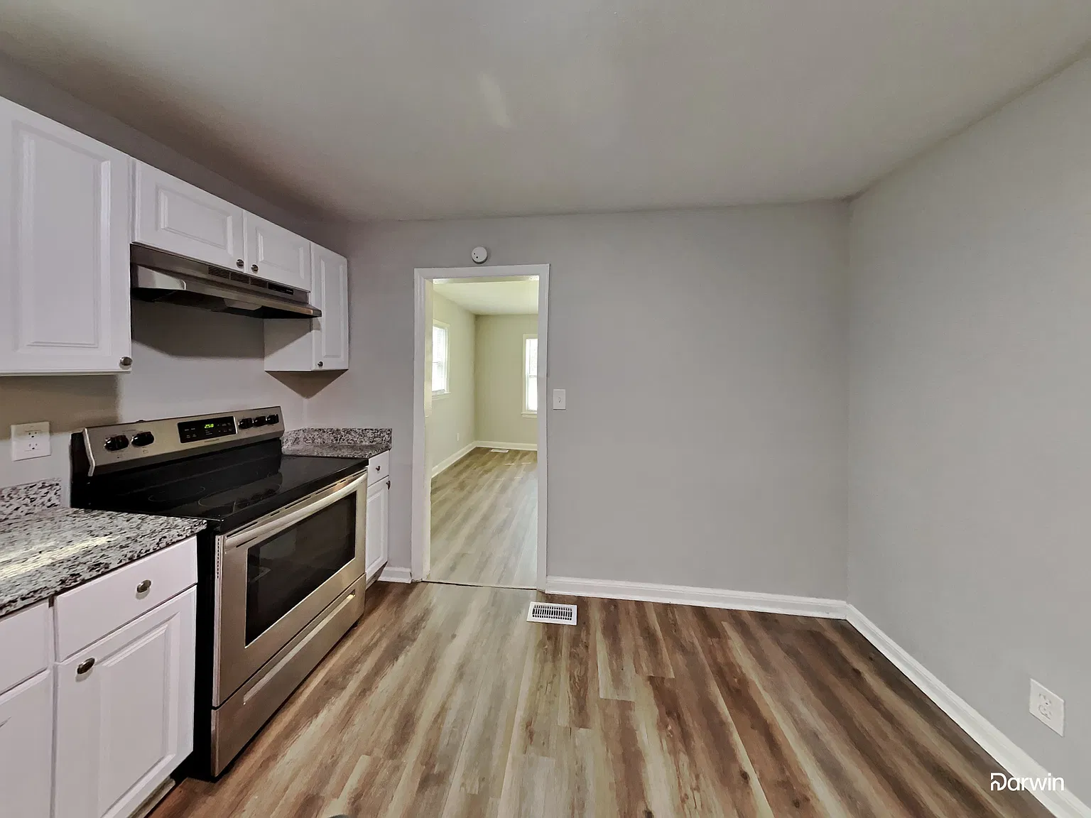 3 bed, 1.0 bath, 1048 sqft, $1,485 — Photo 3
