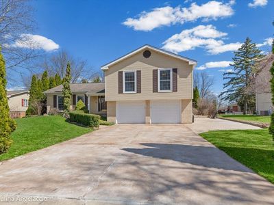 649 Greenbrier Ln, Crystal Lake, IL, 60014