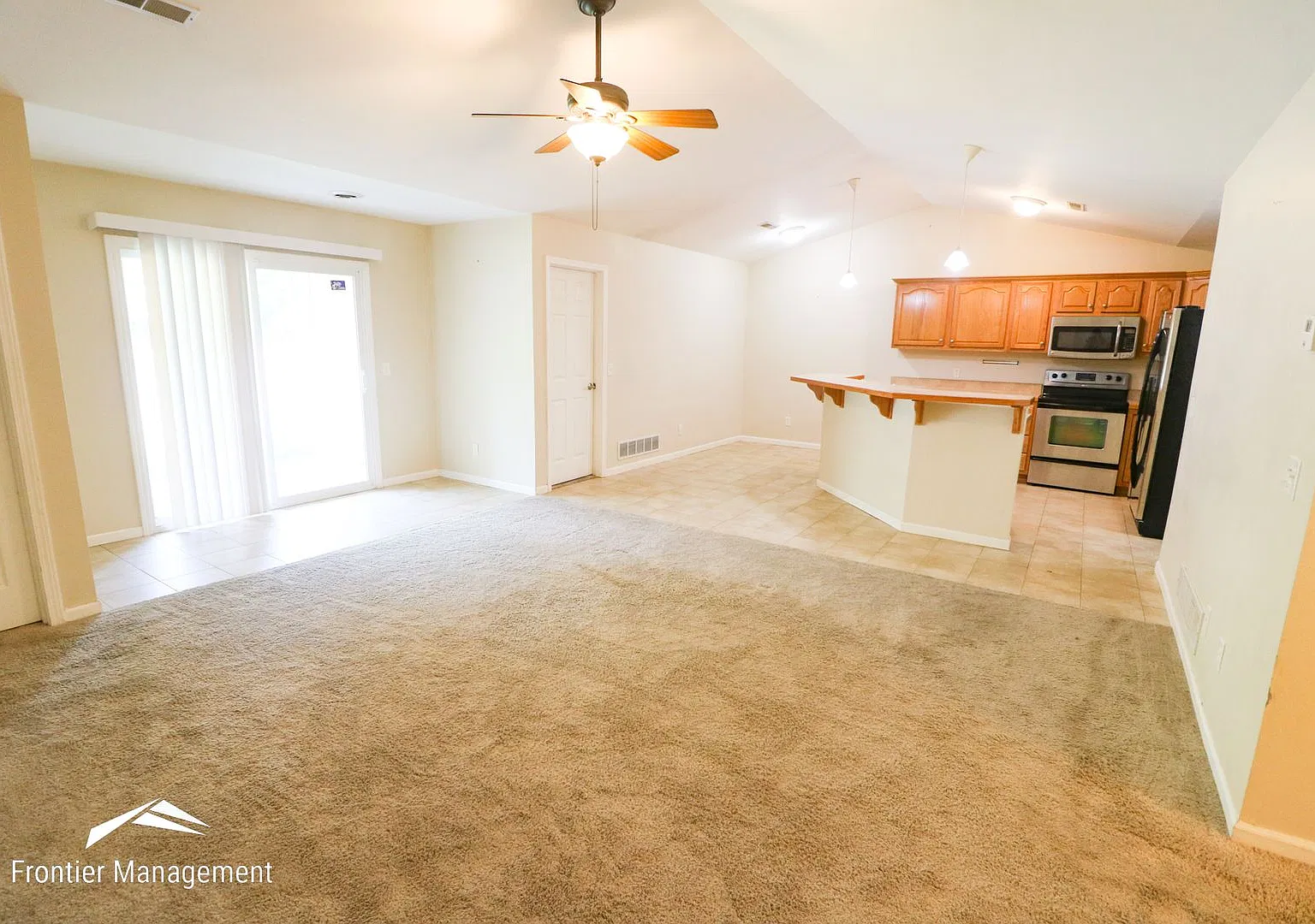 Amazing 4-bedroom duplex located in Northeast Manhattan! — Photo 3