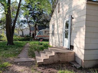 4142-4144 E Menlo Dr, Wichita, KS 67211