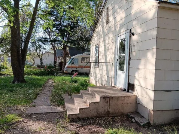 4142-4144 E Menlo Dr, Wichita, KS 67211