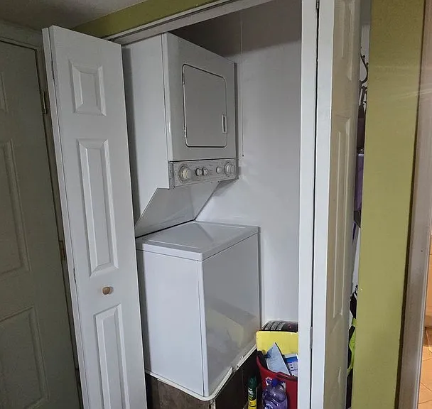 16W543 Mockingbird Ln #206 — Photo 8