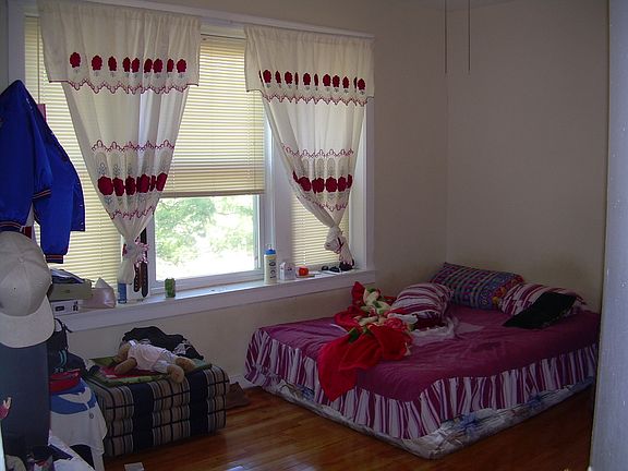 3rd image of 4859 N Saint Louis Ave #1