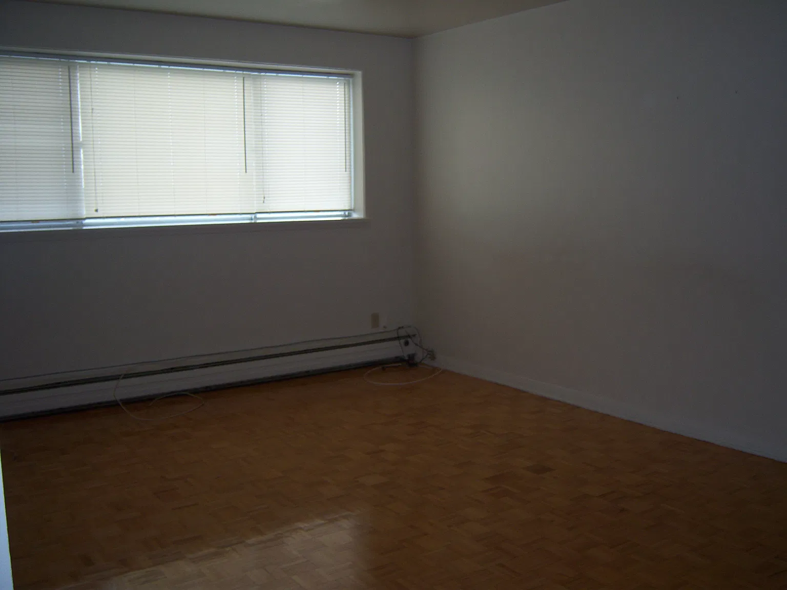 2 bed, 700 sqft, $1,200 — Photo 4
