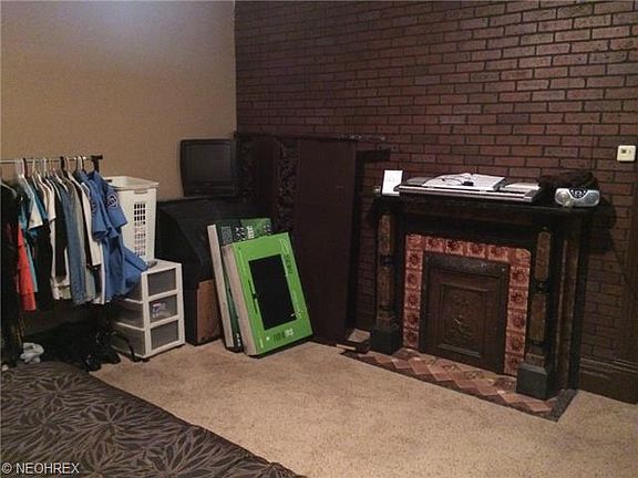 5th image of 214 Ross St