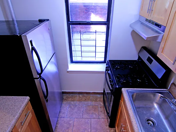 267 Edgecomb Avenue image 1 of 12