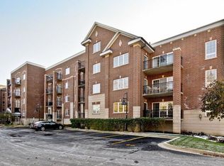 1479 N Milwaukee Ave APT 114, Libertyville, IL
