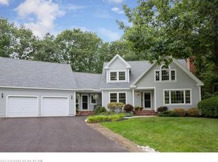 1 Charlotte Dr, Falmouth, ME 04105