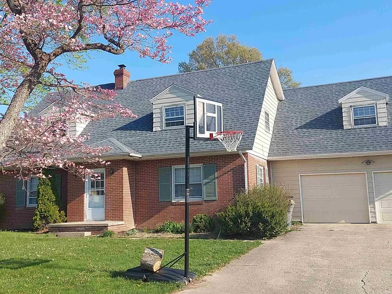 104 E Pine Ave — Photo 7