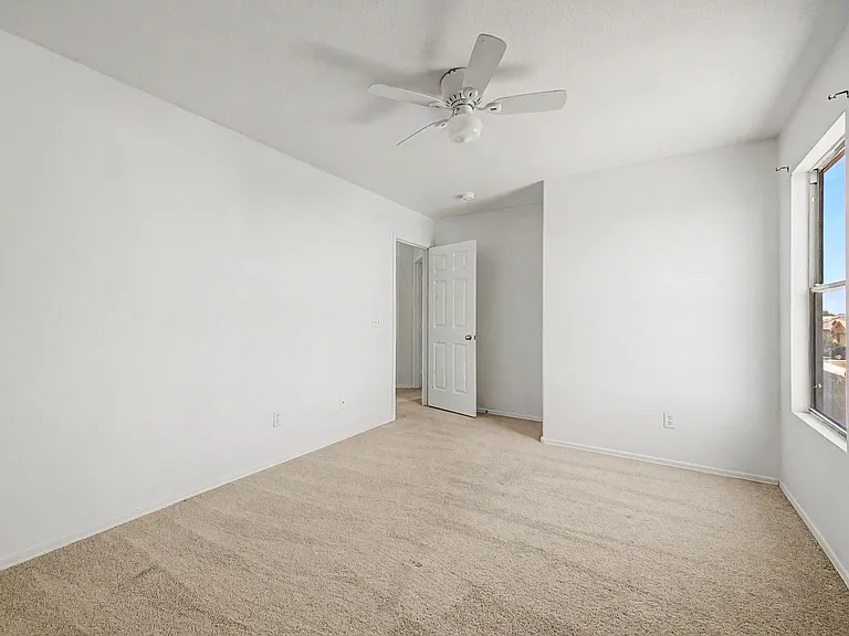 559 W Viola St — Photo 30