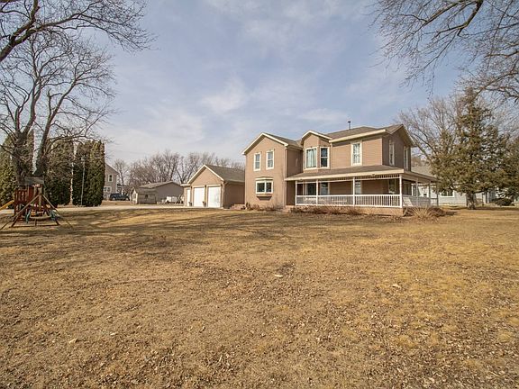 3rd image of 607 S Main St