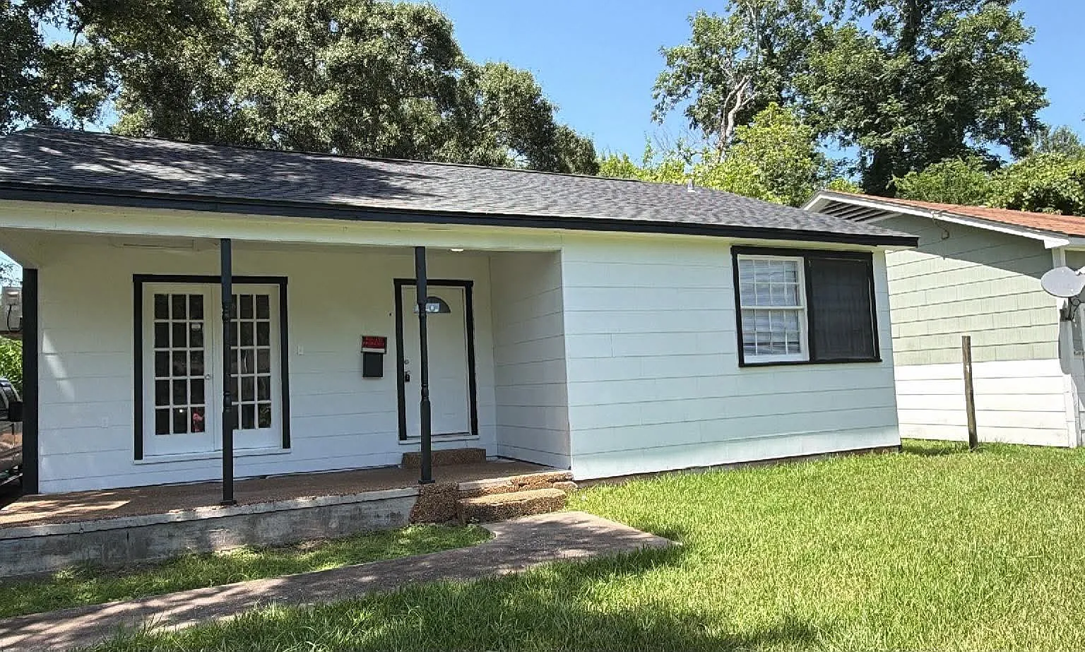 3 bed, 1.0 bath, $1,395 — Photo 2